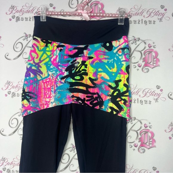 Andreia Vasques leggings with skirt attached spray paint design stretchy neon - Picture 11 of 11